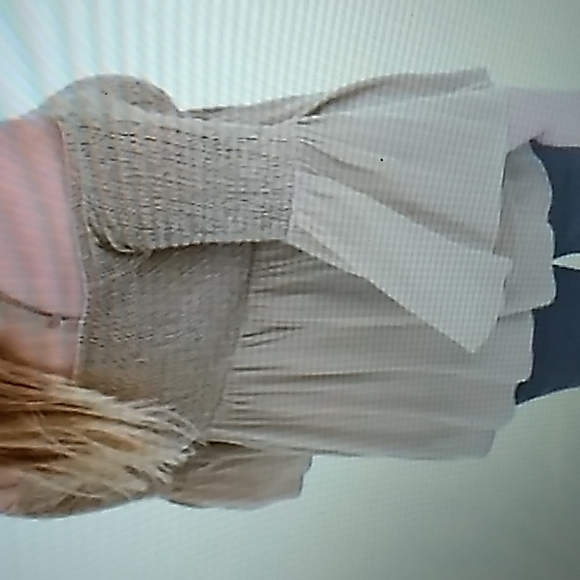 Torrid top slate green 3X crinkle off the shoulder 3X 22-24 - Picture 2 of 3